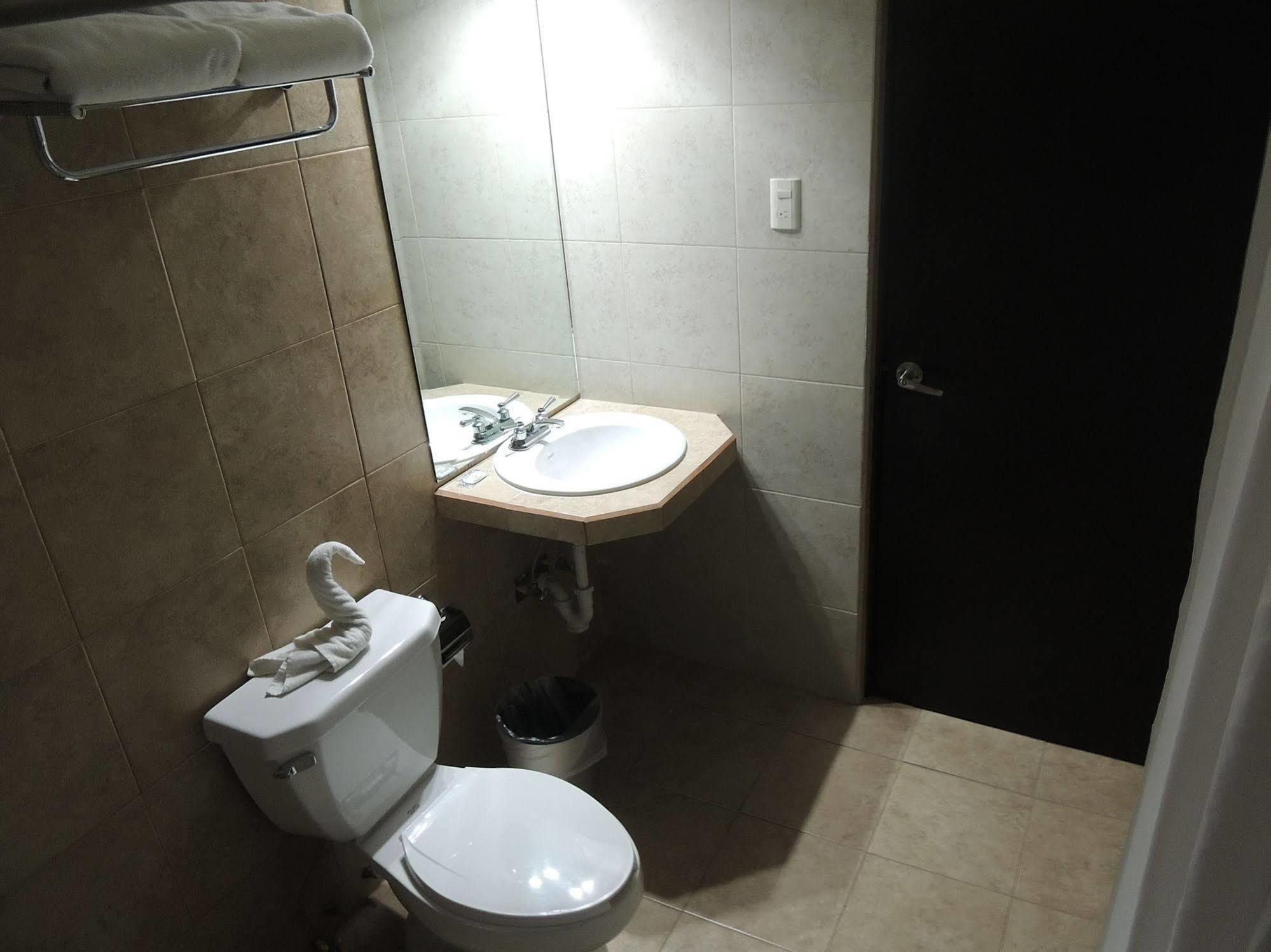 Hotel Metropolitano Тампико Экстерьер фото